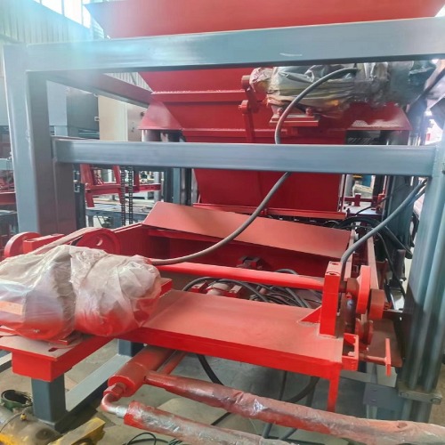 raw material hopper